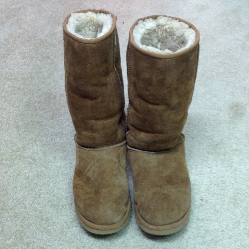 Uggs - image 2